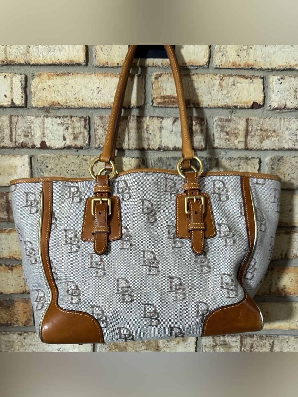 Dooney & Bourke logo shoulder bag brown leather trim gold hardware zip
